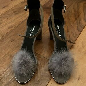 Kenneth Cole New York Grey suede block heel sandal with feather Pom size 9